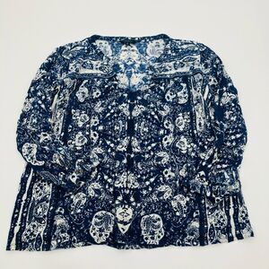 Lucky brand | Printed Peasant Top in blue and white | size small